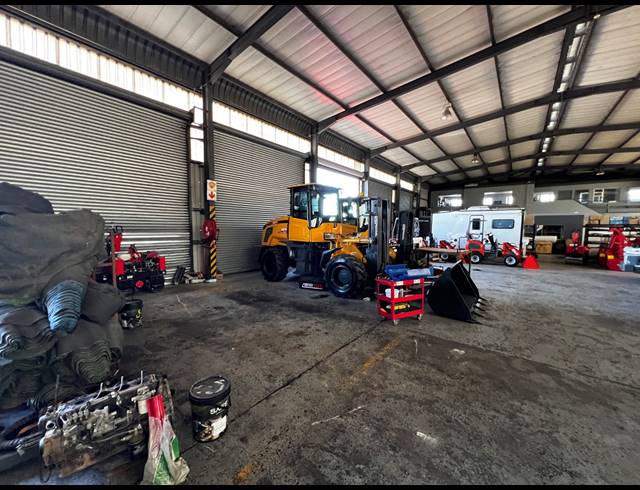 915M² WAREHOUSE TO LET IN AIRPORT INDUSTRIA